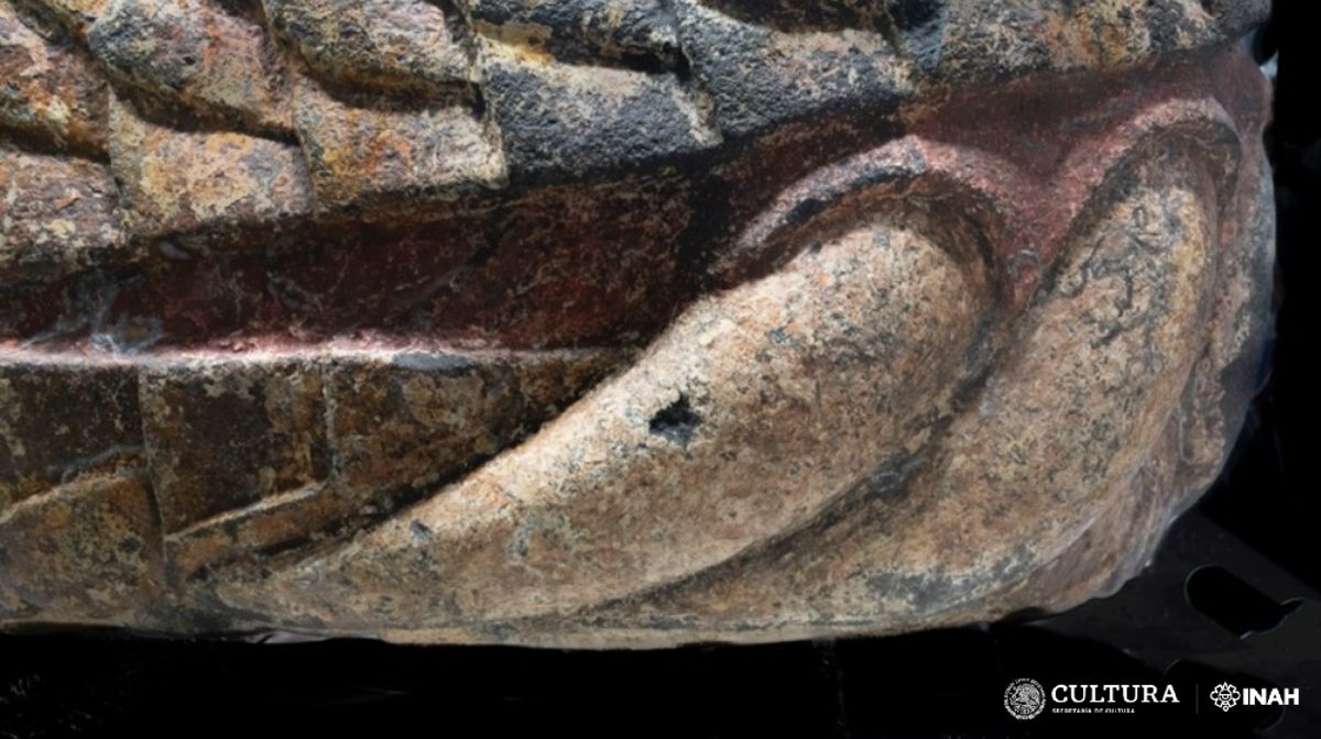 Así es la cabeza de serpiente mexica con mayores vestigios de color